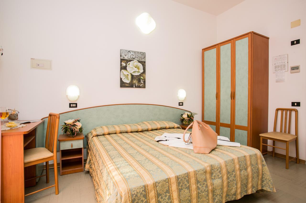 Hotel Pineta Bellaria-Igea Marina Ngoại thất bức ảnh