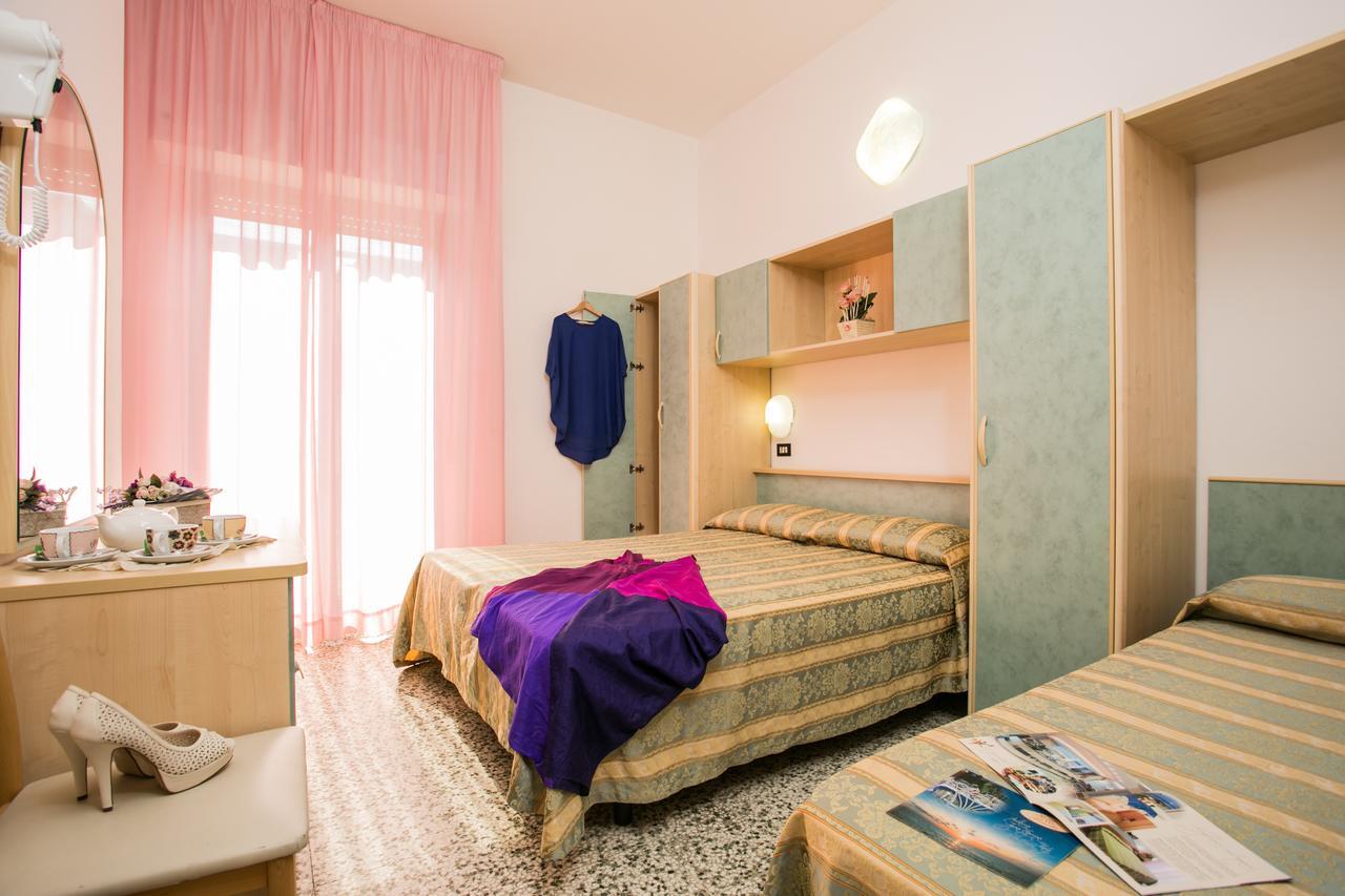 Hotel Pineta Bellaria-Igea Marina Ngoại thất bức ảnh