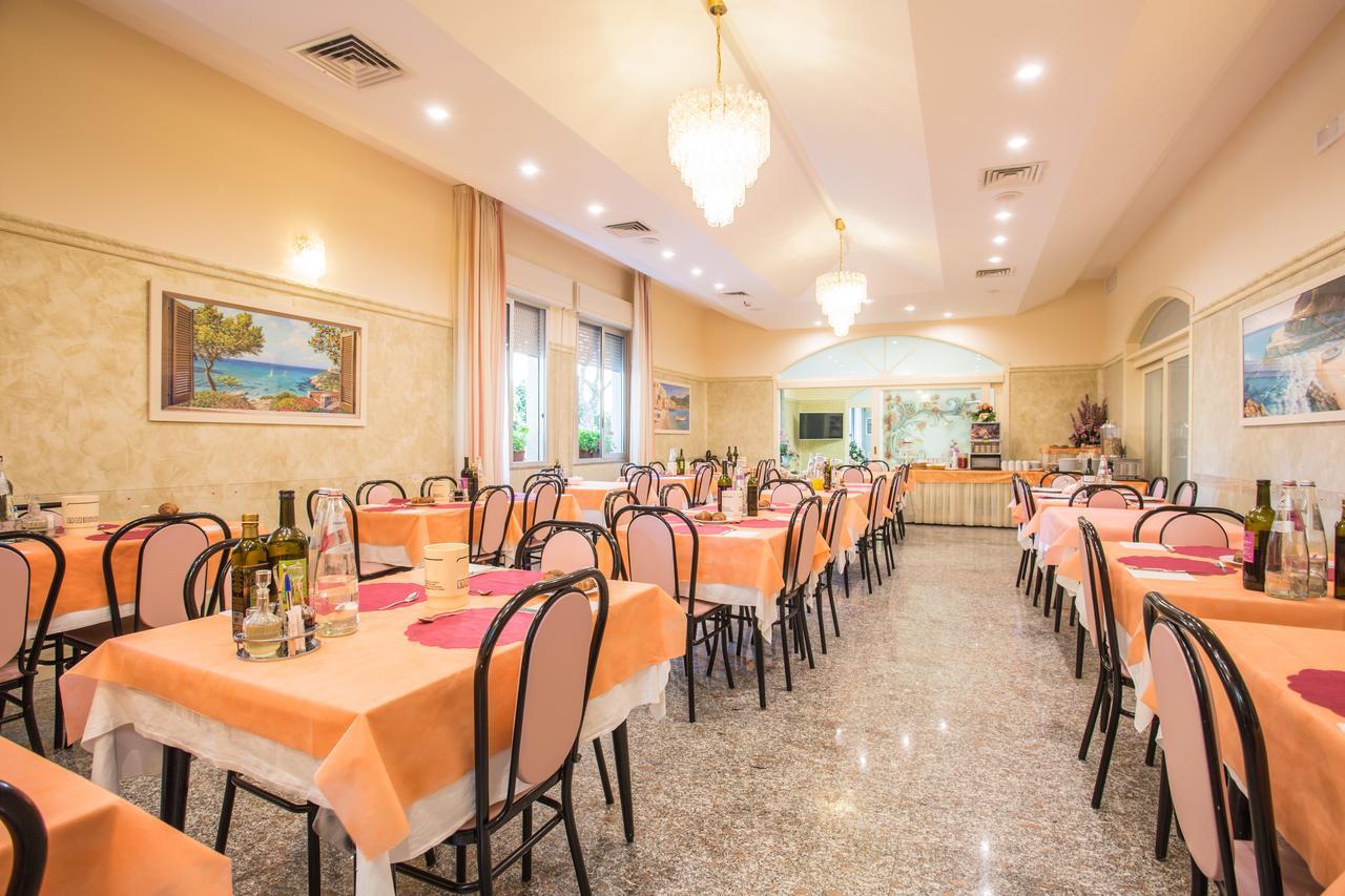 Hotel Pineta Bellaria-Igea Marina Ngoại thất bức ảnh