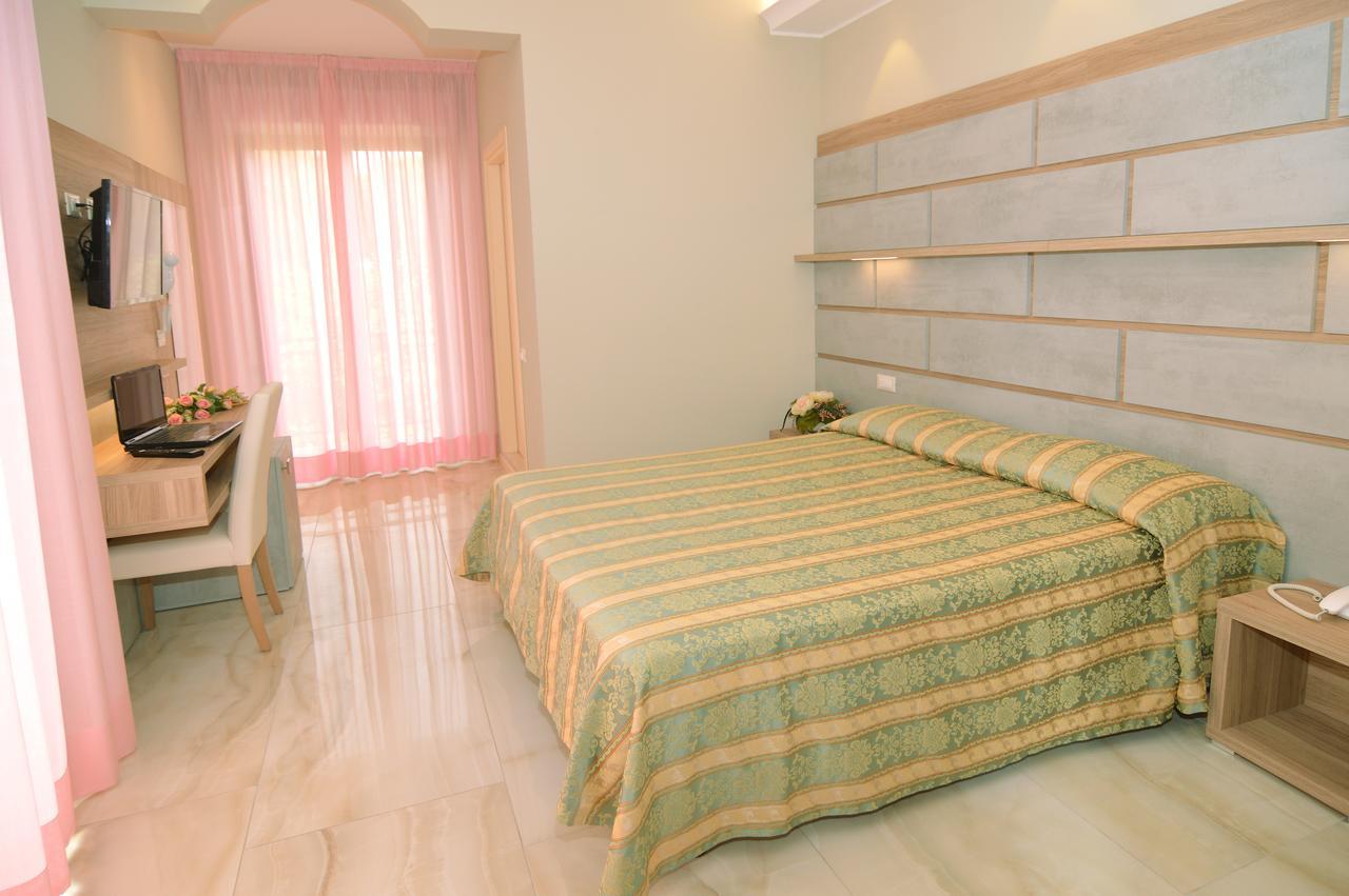 Hotel Pineta Bellaria-Igea Marina Ngoại thất bức ảnh