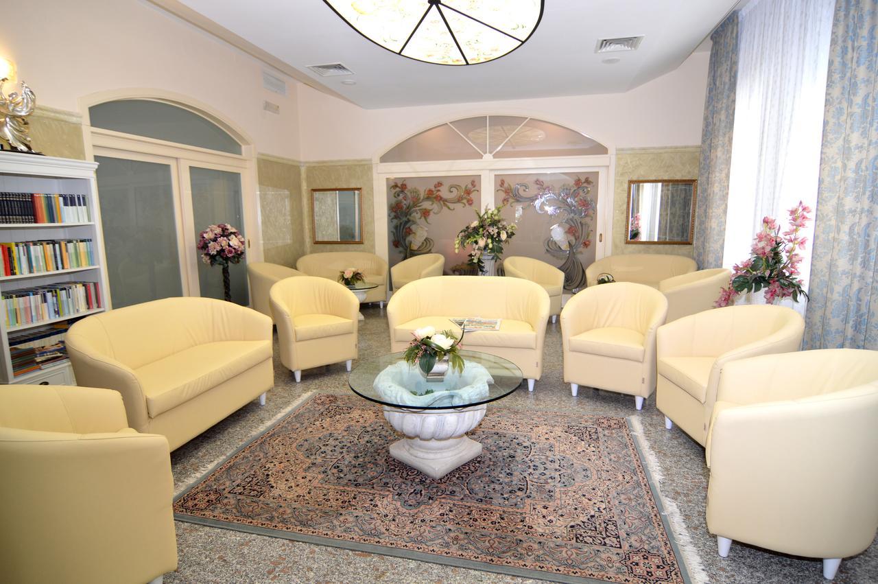 Hotel Pineta Bellaria-Igea Marina Ngoại thất bức ảnh